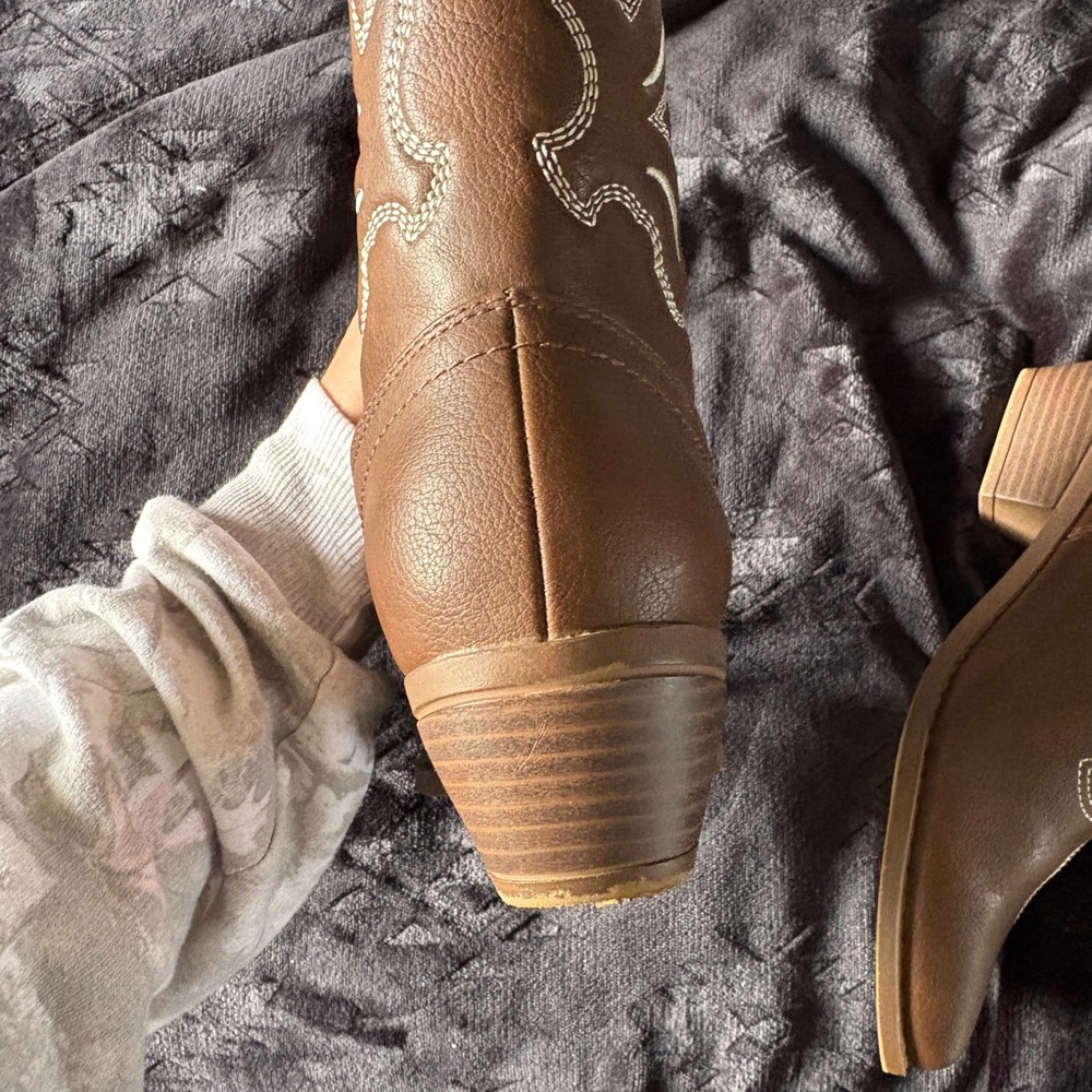 Dream Pairs brown Western Boots - Picture 7 of 8